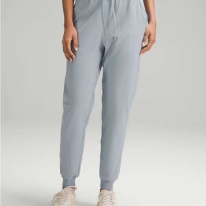 ❌ SOLD ❌ NWT Stretch High-Rise Jogger - size 4